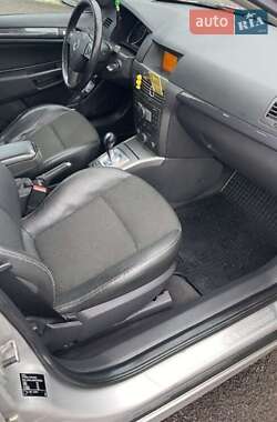 Хетчбек Opel Astra 2004 в Мукачевому