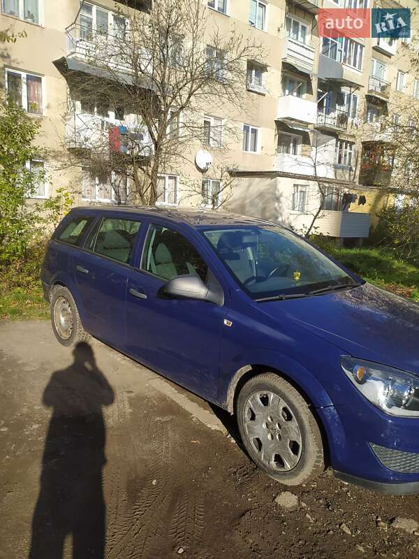 Универсал Opel Astra 2009 в Дрогобыче