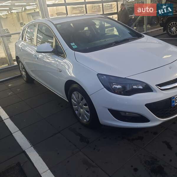 Хэтчбек Opel Astra 2014 в Луцке
