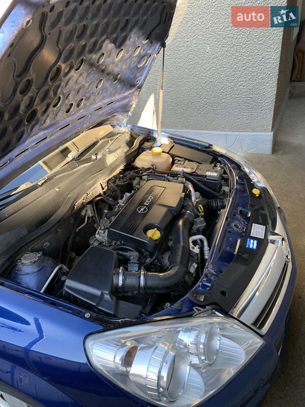 Универсал Opel Astra 2009 в Черновцах