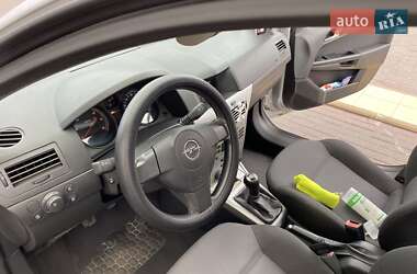 Хетчбек Opel Astra 2011 в Києві