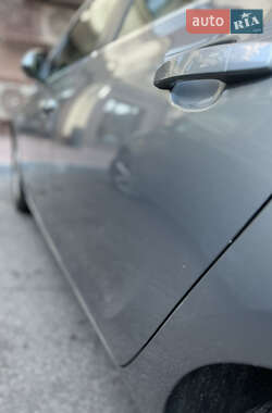 Хэтчбек Opel Astra 2011 в 
