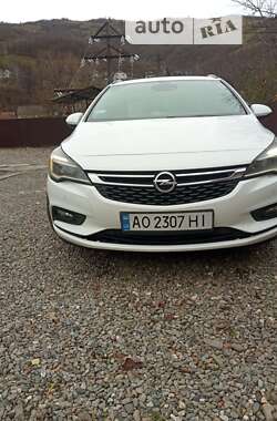 Универсал Opel Astra 2016 в Рахове