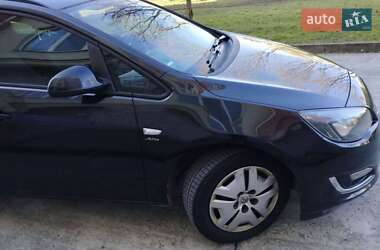 Універсал Opel Astra 2013 в Івано-Франківську