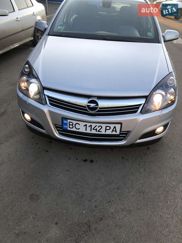 Универсал Opel Astra 2008 в Черкассах