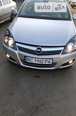 Універсал Opel Astra 2008 в Черкасах