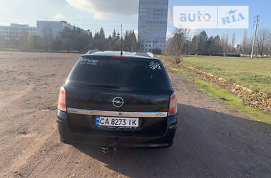 Универсал Opel Astra 2008 в Городне