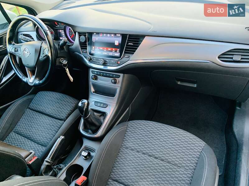 Универсал Opel Astra 2016 в Лопатине