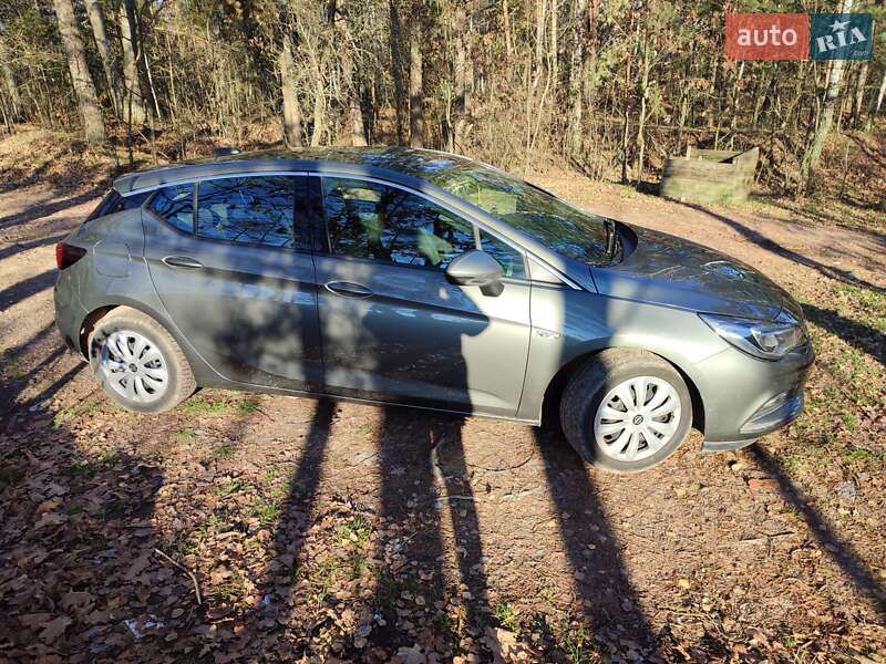 Хетчбек Opel Astra 2017 в Овручі