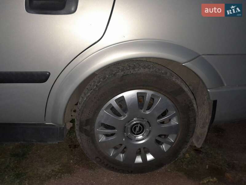 Седан Opel Astra 2006 в Житомире