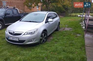 Универсал Opel Astra 2011 в 