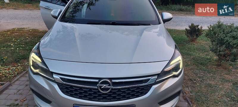 Универсал Opel Astra 2018 в Знаменке
