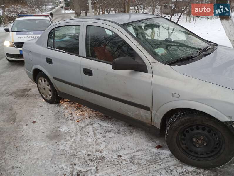 Седан Opel Astra 2004 в Львове