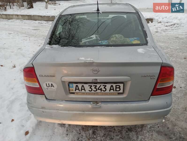 Седан Opel Astra 2004 в Львове