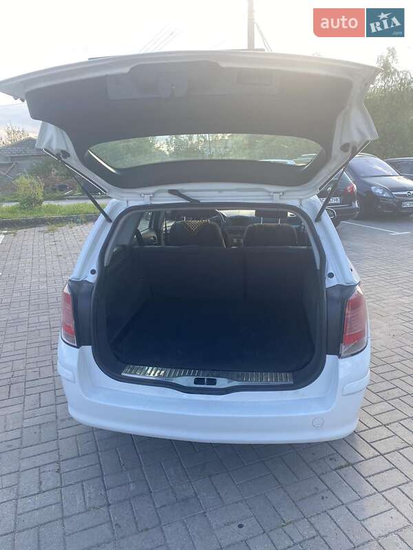 Универсал Opel Astra 2005 в Ковеле