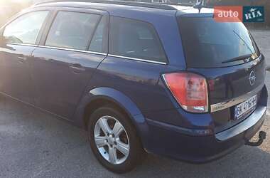 Универсал Opel Astra 2010 в 