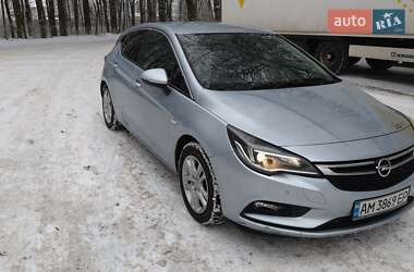 Хэтчбек Opel Astra 2015 в 