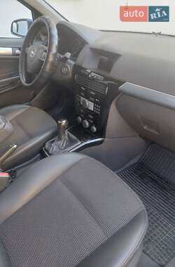 Универсал Opel Astra 2009 в Бучаче