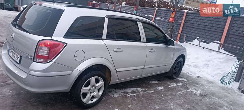 Универсал Opel Astra 2008 в Житомире