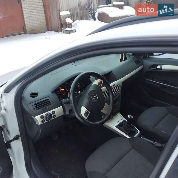 Универсал Opel Astra 2007 в Луцке