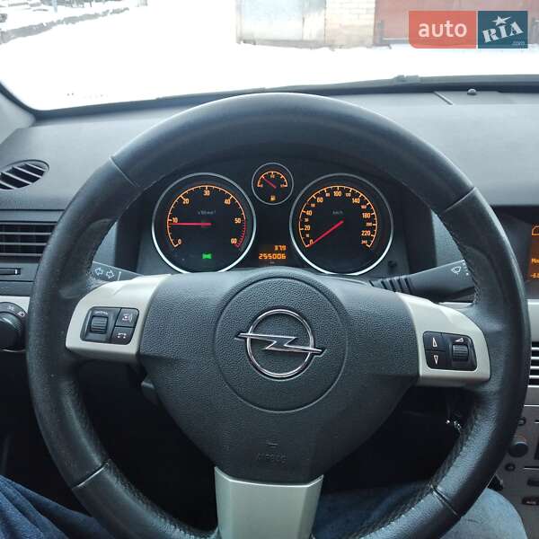 Универсал Opel Astra 2007 в Луцке