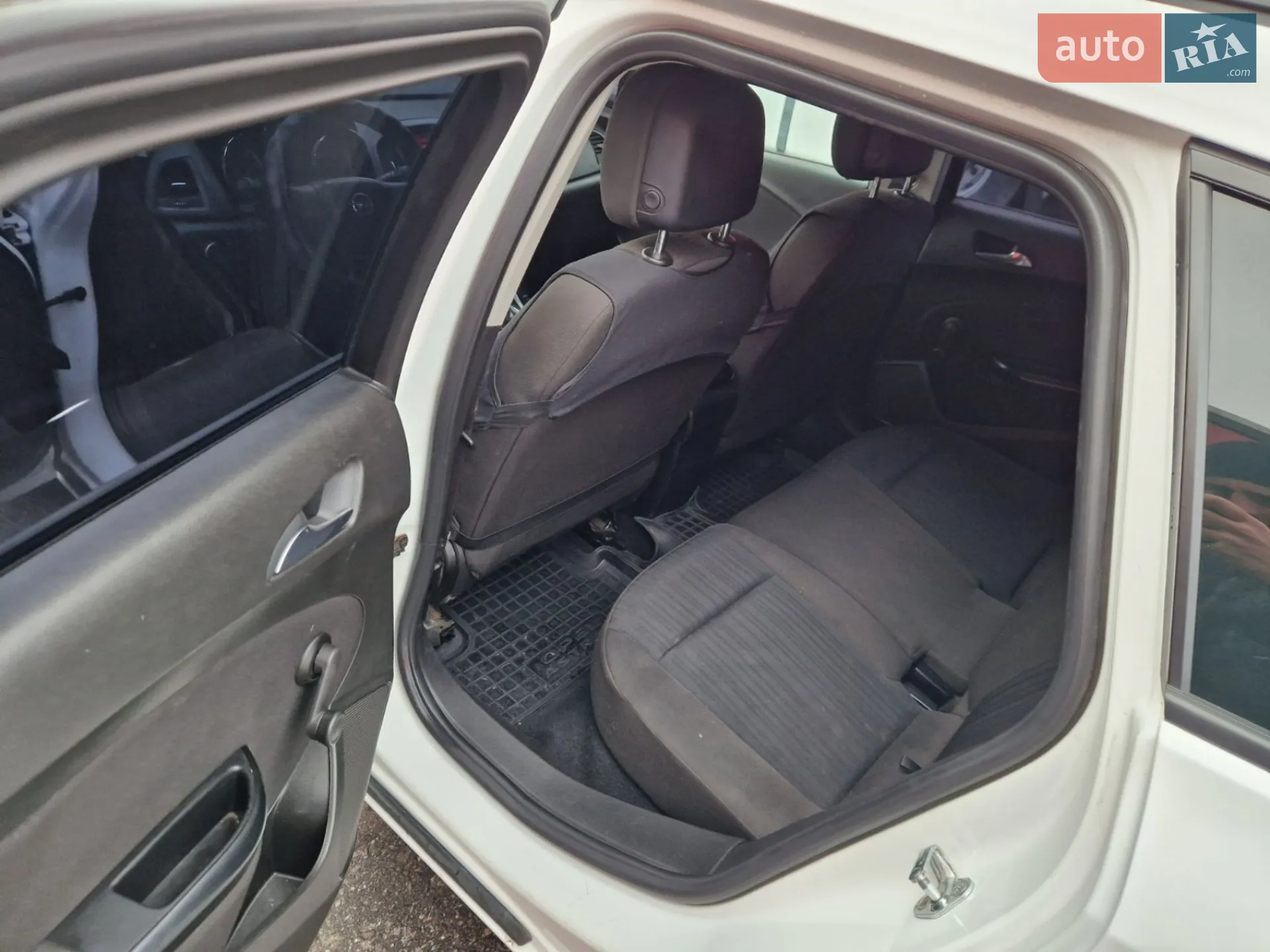2011 Opel Astra - мініатюра 3