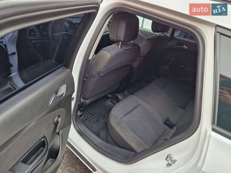 Універсал Opel Astra 2011 в Хмельницькому
