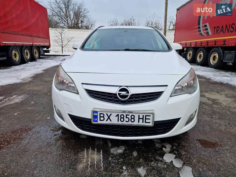 Універсал Opel Astra 2011 в Хмельницькому