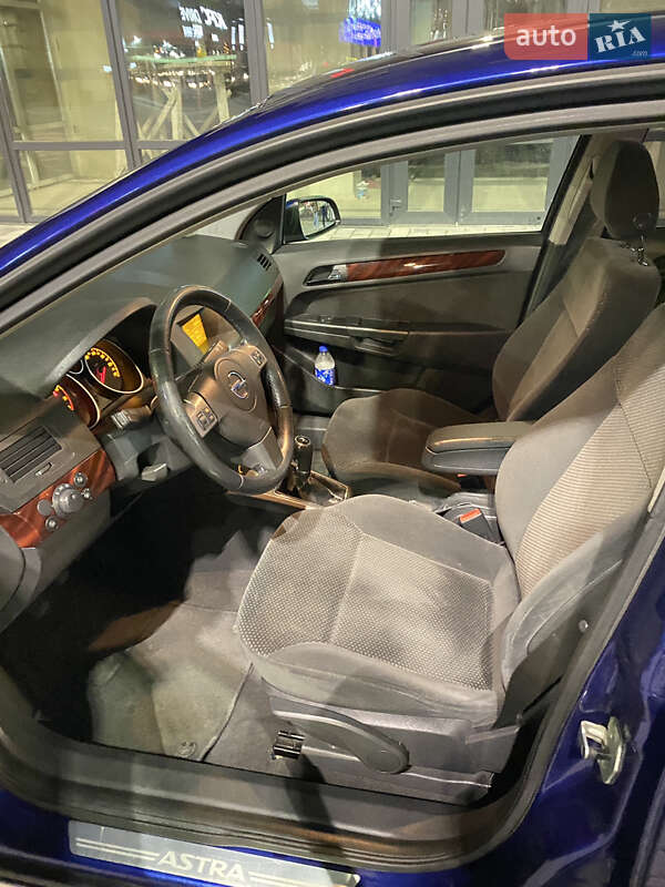 Хетчбек Opel Astra 2004 в Івано-Франківську фото 15 Хетчбек Opel Astra 2004 в Івано-Франківську