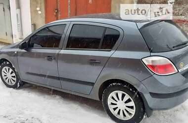 Хетчбек Opel Astra 2006 в Дрогобичі