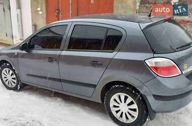 Хэтчбек Opel Astra 2006 в 