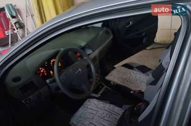 Хетчбек Opel Astra 2006 в Дрогобичі