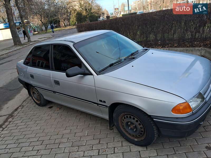 Седан Opel Astra 1993 в Миколаєві
