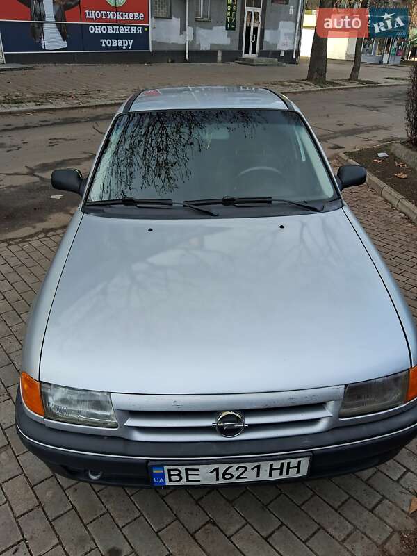 Седан Opel Astra 1993 в Миколаєві