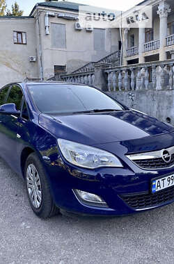 Хетчбек Opel Astra 2010 в Калуші