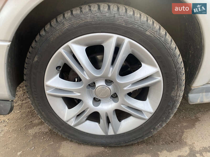 Хетчбек Opel Astra 2000 в Лубнах