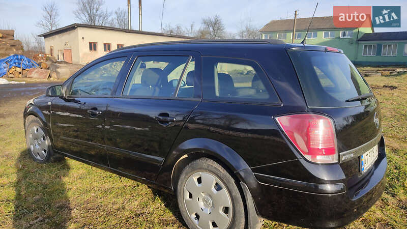 Универсал Opel Astra 2006 в Рогатине