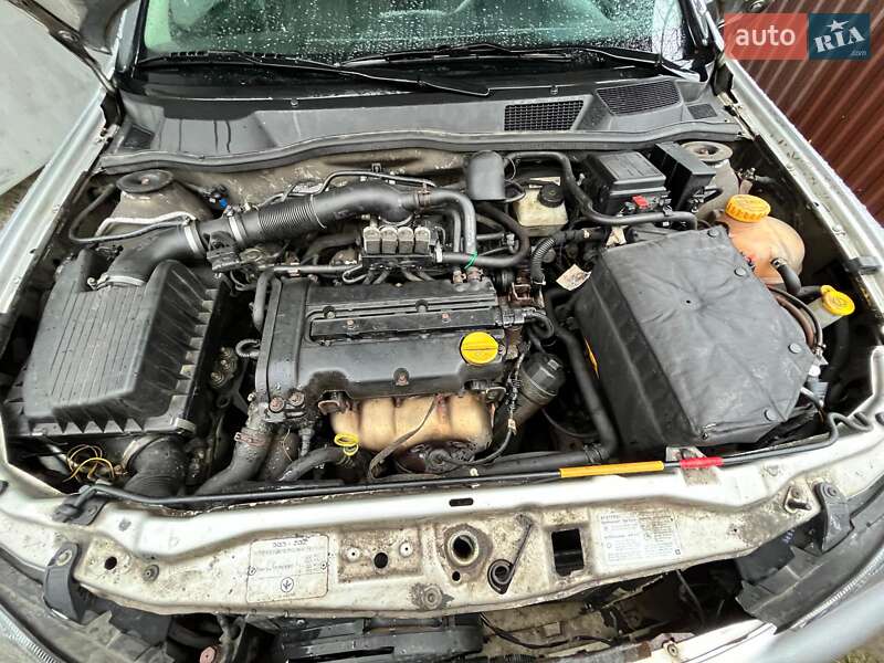 Седан Opel Astra 2005 в Турийске