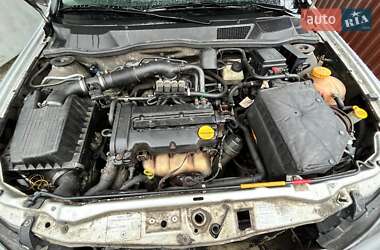 Седан Opel Astra 2005 в 