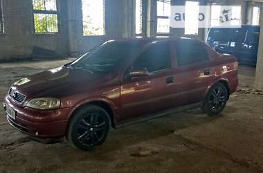 Седан Opel Astra 2000 в Никополе