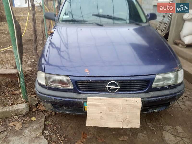 Універсал Opel Astra 1996 в Рені