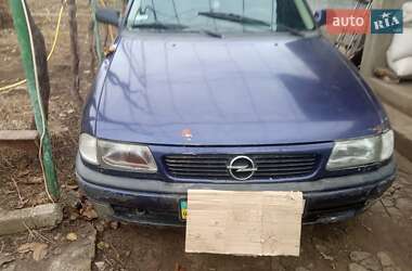 Универсал Opel Astra 1996 в 