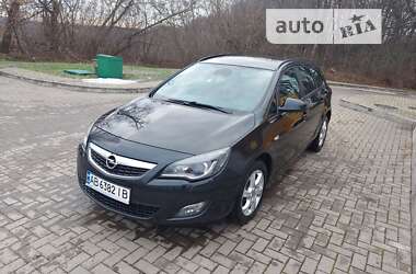 Универсал Opel Astra 2012 в Гайсине