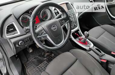 Універсал Opel Astra 2013 в Полтаві