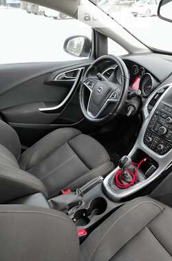 Універсал Opel Astra 2013 в Полтаві