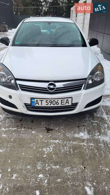 Универсал Opel Astra 2009 в Тячеве