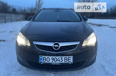 Універсал Opel Astra 2011 в Острозі