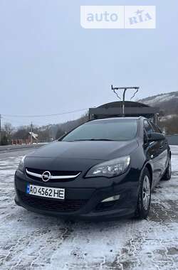 Универсал Opel Astra 2013 в Воловце