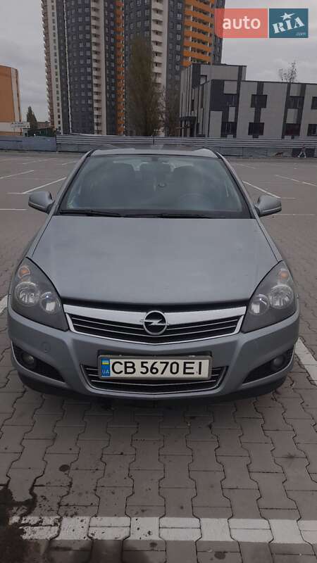 Opel Astra 2012
