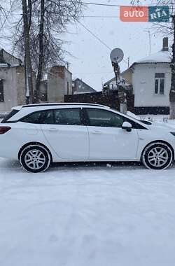 Универсал Opel Astra 2016 в Звенигородке